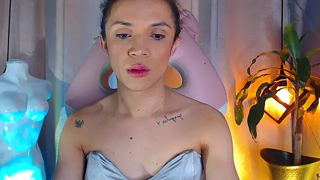 Cristal Gem1 online show from 05/15/26, 11:52