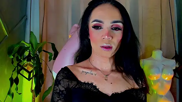 Snapshot of Cristal_Gem1 chatting on 07/18/26, 03:48 Cristal Gem1 online show from 07/18/26, 03:48