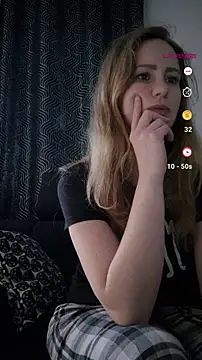 LyraHotty online show from 02/23/26, 06:14