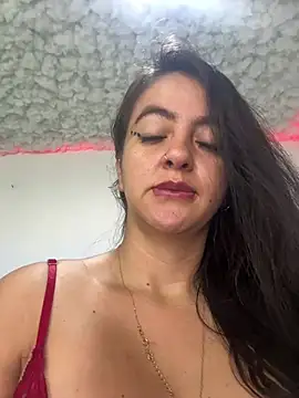 Snapshot of salo-rousee chatting on 07/10/26, 10:15 salo-rousee online show from 07/10/26, 10:15