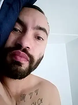 Snapshot of este_juan chatting on 01/10/26, 04:57 este juan online show from 01/10/26, 04:57