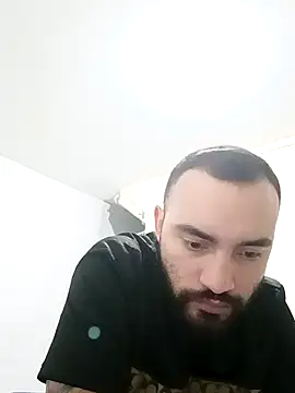 Snapshot of este_juan chatting on 01/13/26, 02:15 este juan online show from 01/13/26, 02:15