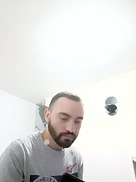 Snapshot of este_juan chatting on 01/13/26, 11:08 este juan online show from 01/13/26, 11:08