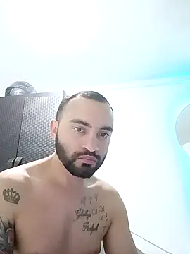 Snapshot of este_juan chatting on 04/08/26, 12:34 este juan online show from 04/08/26, 12:34