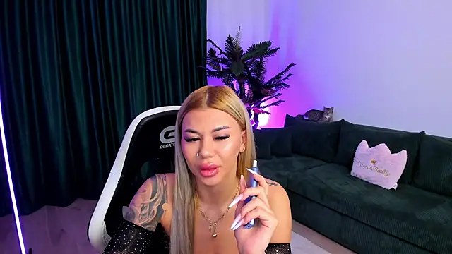 Snapshot of xPuka chatting on 02/16/26, 07:01 xPuka online show from 02/16/26, 07:01