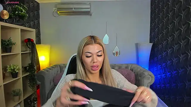 Snapshot of xPuka chatting on 01/08/26, 05:52 xPuka online show from 01/08/26, 05:52