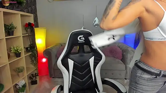 xPuka online show from 12/04/25, 06:18