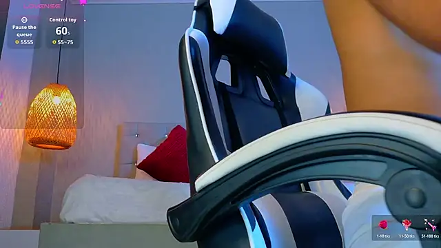 Snapshot of Thaiel_Fosteer chatting on 11/11/25, 06:08 Thaiel Fosteer online show from 11/11/25, 06:08