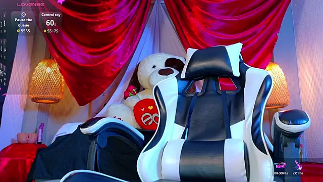 Thaiel Fosteer online show from 02/15/26, 07:42