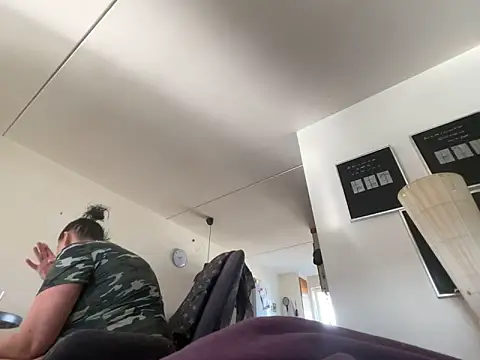 Tina-Maria online show from 10/18/25, 11:45