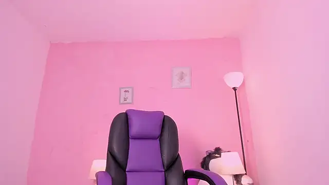 LiaaMoretzz online show from 11/17/25, 03:21