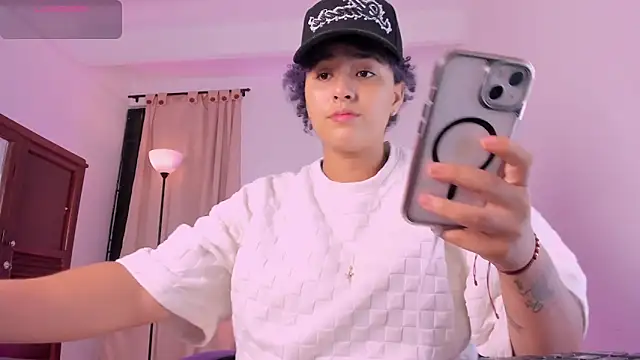 LiaaMoretzz online show from 01/17/26, 04:05