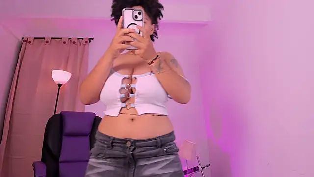 LiaaMoretzz online show from 12/04/25, 03:38