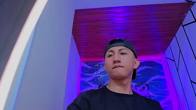 oliver mr  online show from 04/09/26, 07:42