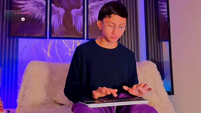 oliver mr  online show from 03/27/26, 07:37