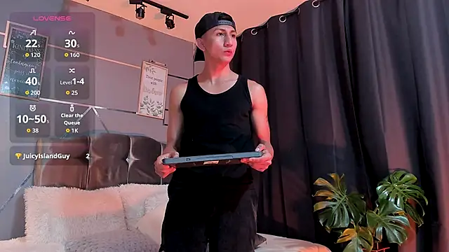 oliver mr  online show from 12/03/25, 02:23