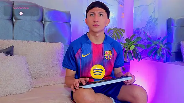 oliver mr  online show from 03/26/26, 07:45