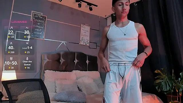 oliver mr  online show from 12/22/25, 08:42