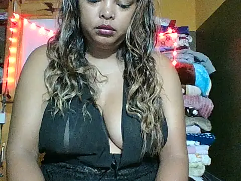 Snapshot of SEXY_METISE chatting on 02/05/26, 01:23 SEXY METISE online show from 02/05/26, 01:23