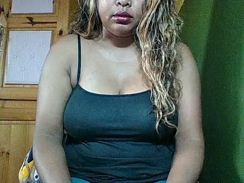 Snapshot of SEXY_METISE chatting on 02/16/26, 03:27 SEXY METISE online show from 02/16/26, 03:27