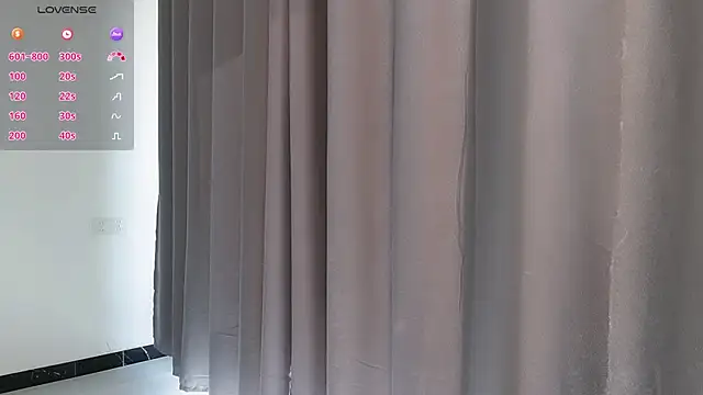 xiuxiu-04 online show from 12/15/25, 03:23