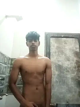 Snapshot of monster_33 chatting on 05/15/26, 04:43 monster 33 online show from 05/15/26, 04:43