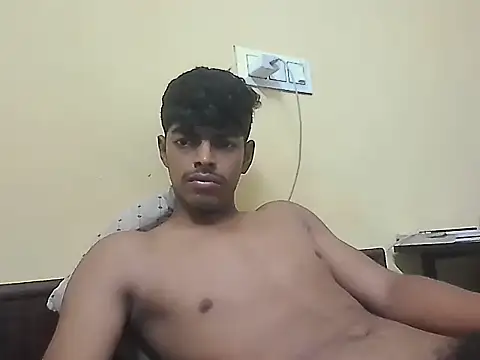 Snapshot of monster_33 chatting on 04/22/26, 04:58 monster 33 online show from 04/22/26, 04:58