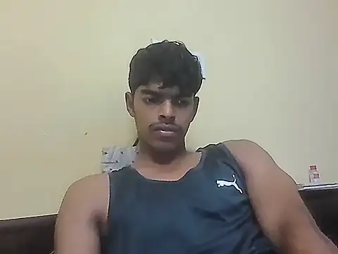 Snapshot of monster_33 chatting on 04/27/26, 02:04 monster 33 online show from 04/27/26, 02:04