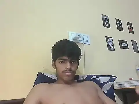 Snapshot of monster_33 chatting on 06/10/26, 11:22 monster 33 online show from 06/10/26, 11:22