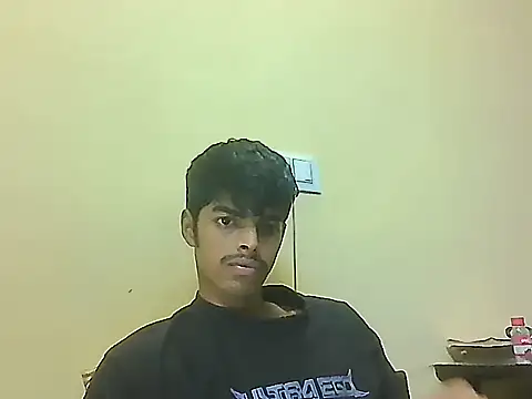 Snapshot of monster_33 chatting on 05/25/26, 05:11 monster 33 online show from 05/25/26, 05:11