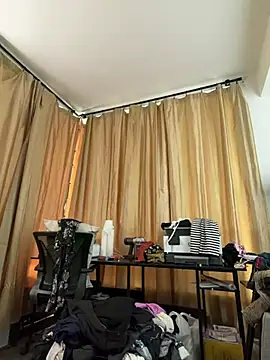 Snapshot of ditzycryztal chatting on 06/30/26, 12:32 ditzycryztal online show from 06/30/26, 12:32