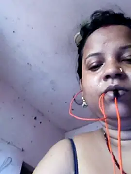 Cute-Priya2 online show from 04/25/26, 10:29