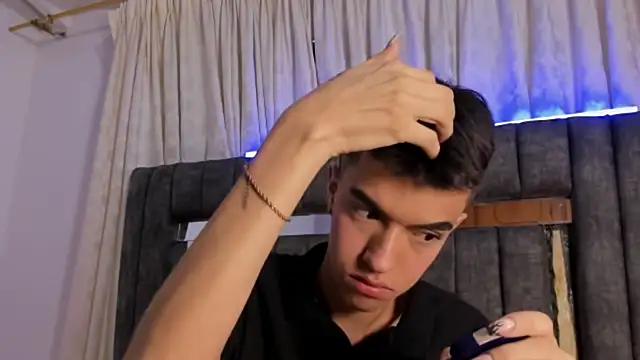 dylan 202520  online show from 09/24/25, 11:28