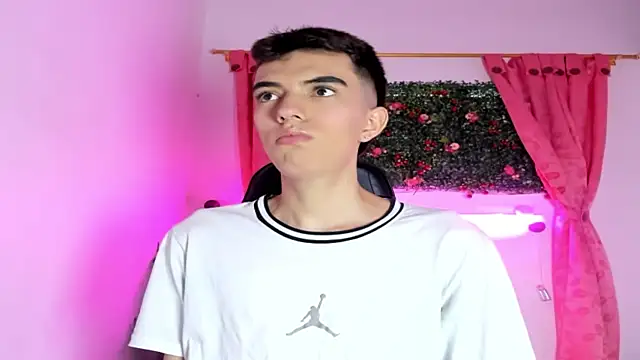 dylan 202520  online show from 09/23/25, 11:28