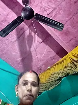 Pooja750 online show from 10/25/25, 09:41