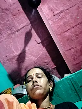Snapshot of Pooja750 chatting on 09/21/25, 08:36 Pooja750 online show from 09/21/25, 08:36