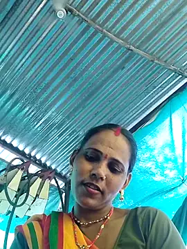Snapshot of Pooja750 chatting on 10/05/25, 07:10 Pooja750 online show from 10/05/25, 07:10