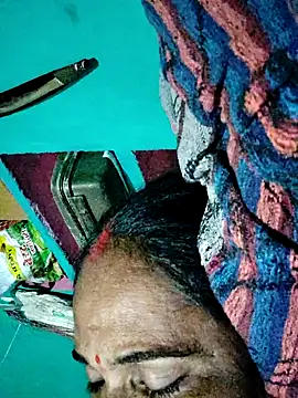 Pooja750 online show from 11/03/25, 04:43