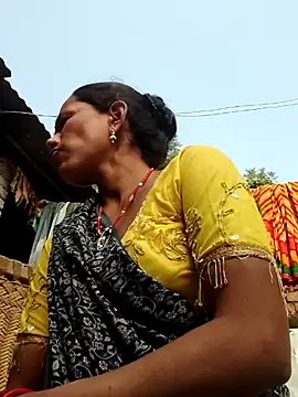 Pooja750 online show from 11/25/25, 07:52