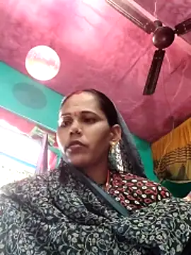 Pooja750 online show from 12/18/25, 05:01