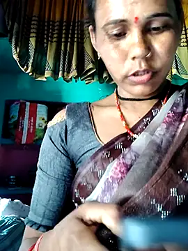 Snapshot of Pooja750 chatting on 04/04/26, 07:59 Pooja750 online show from 04/04/26, 07:59