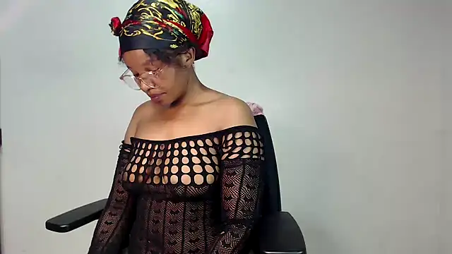 GingerGlow94 online show from 12/16/25, 09:13