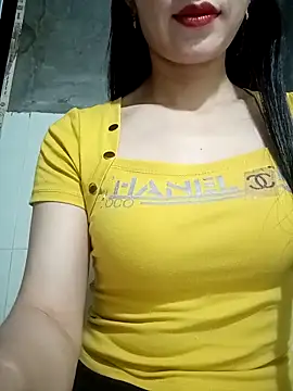 Vyvyy06 online show from 10/21/25, 12:04