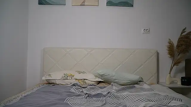 KaeliaScorch online show from 09/29/25, 01:17