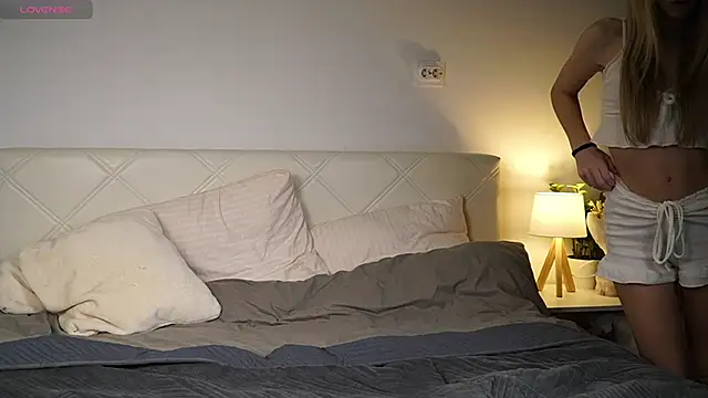 KaeliaScorch online show from 02/15/26, 12:15