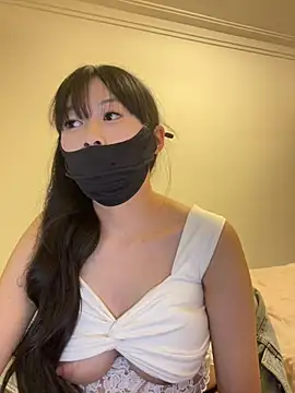 Minnie-2025 online show from 06/25/26, 04:56