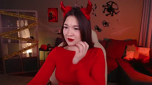 Halle Berrry online show from 10/30/25, 02:04