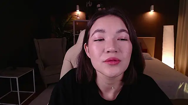 Halle Berrry online show from 09/26/25, 02:02