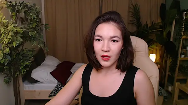 Halle Berrry online show from 11/11/25, 02:12