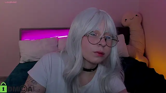 Penny Stanley online show from 11/17/25, 02:48